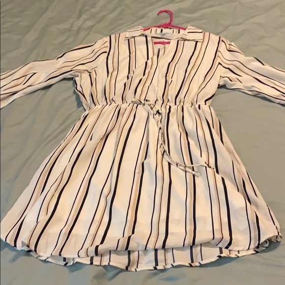 She + Sky 1X White with black & beige stripe dress - Picture 4 of 8